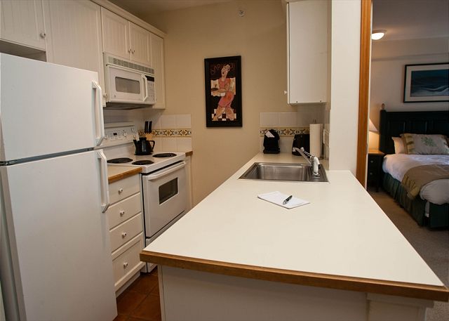 Whistler Aspens on Blackcomb Accommodation 563 Kitchen
